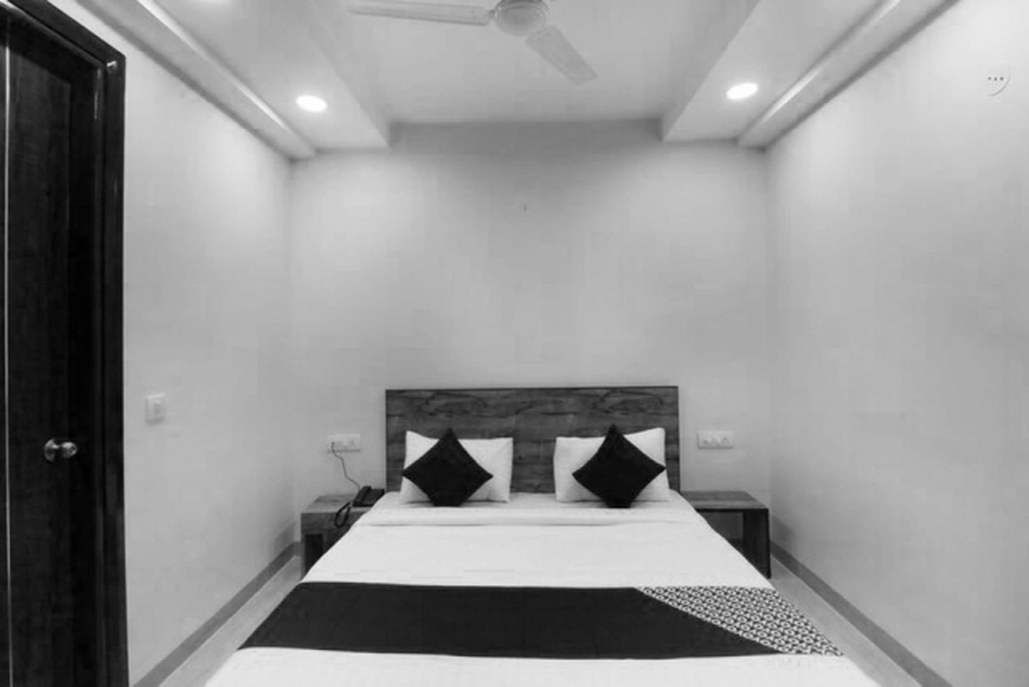 Super Hotel O Comfort Residency Near Artemis Hospital Gurgaon Esterno foto