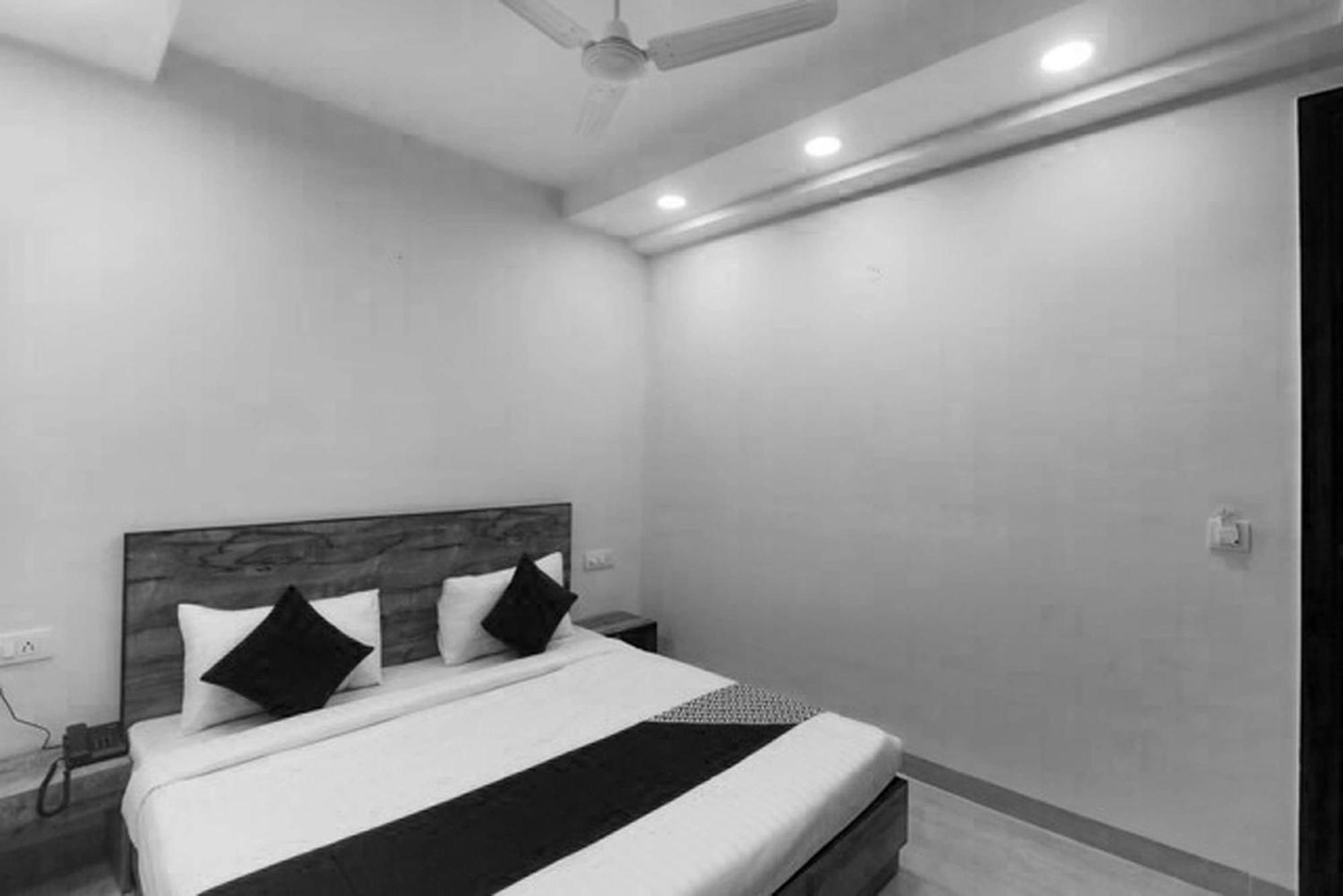 Super Hotel O Comfort Residency Near Artemis Hospital Gurgaon Esterno foto
