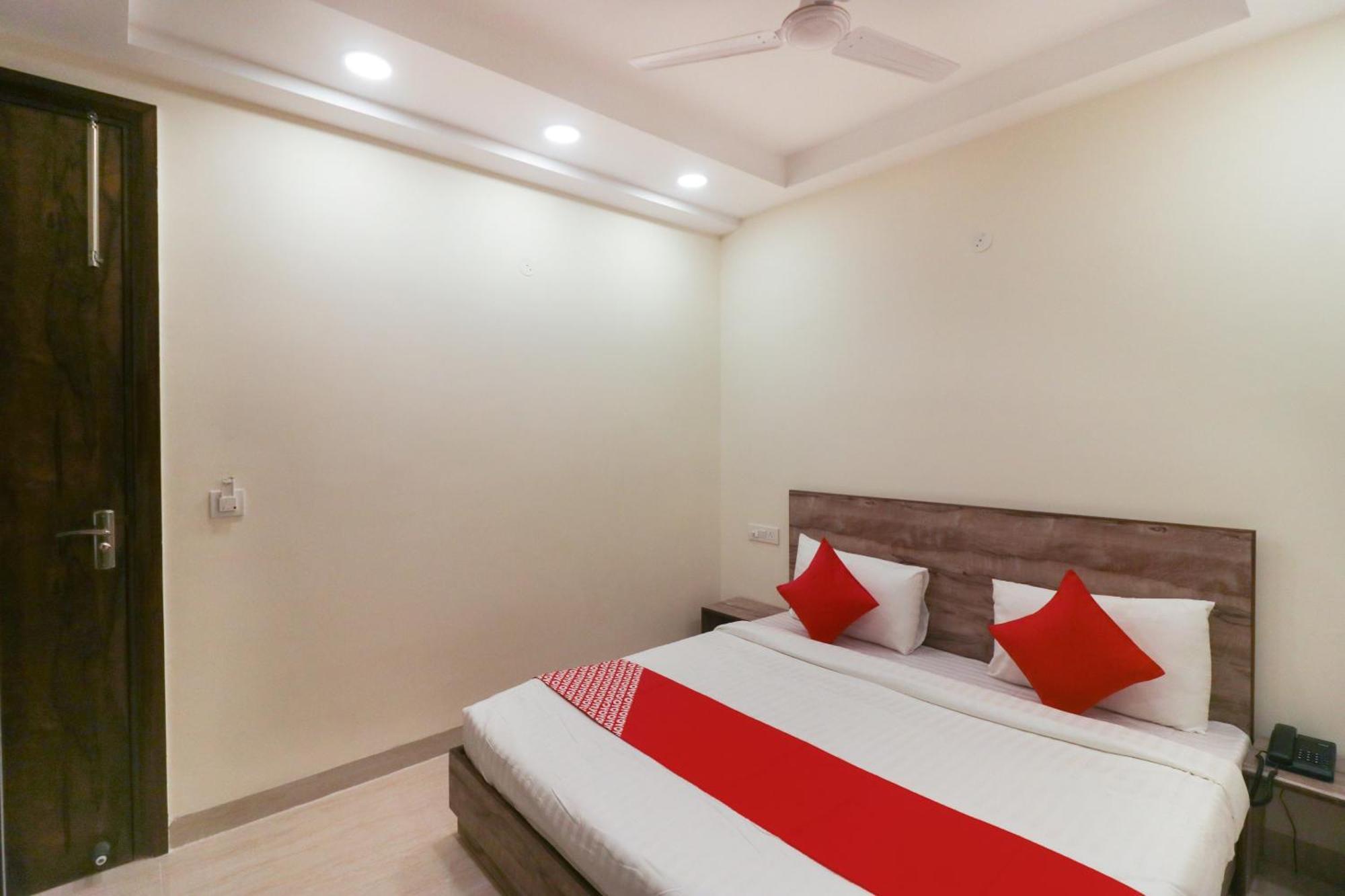 Super Hotel O Comfort Residency Near Artemis Hospital Gurgaon Esterno foto