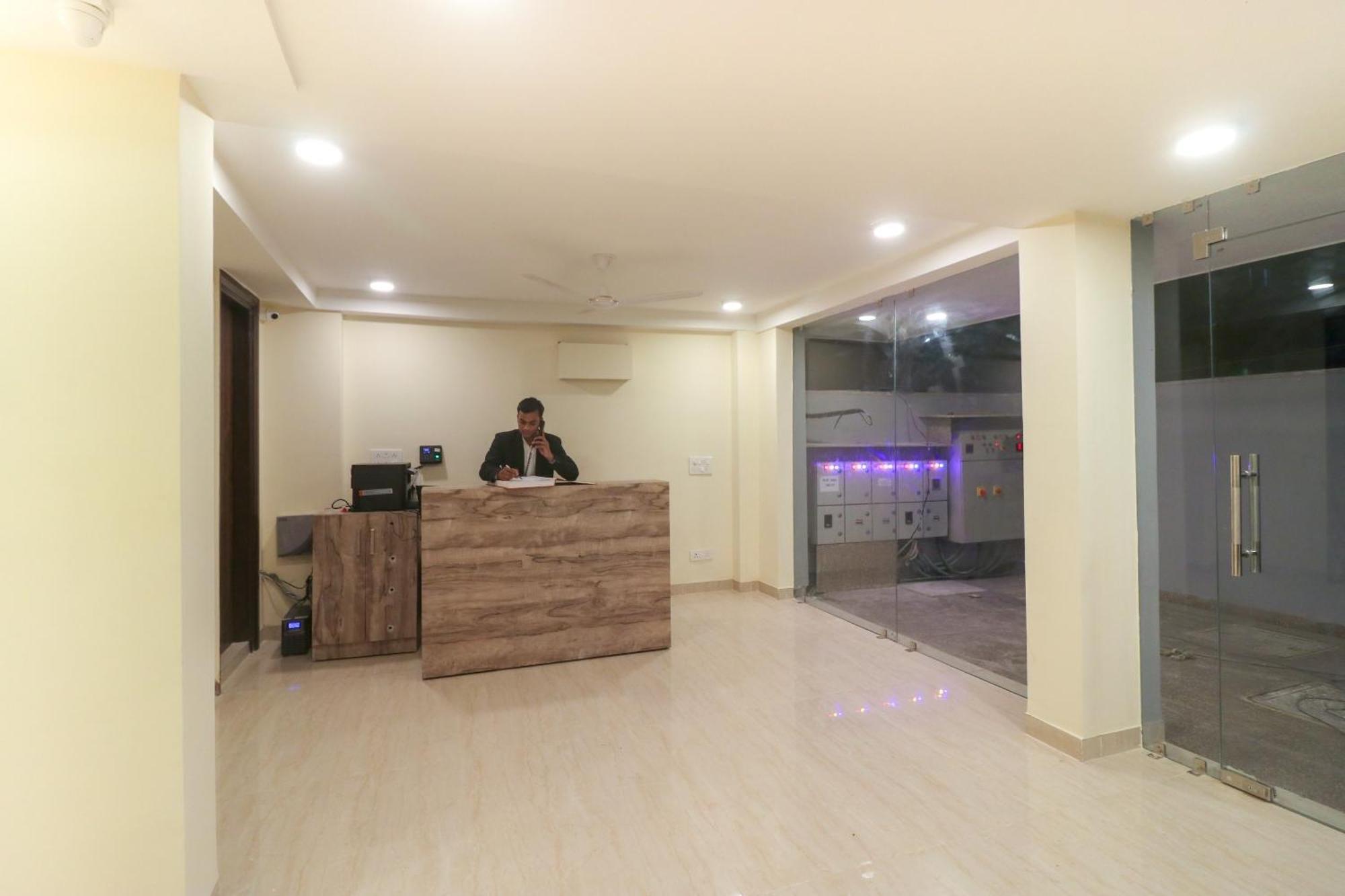 Super Hotel O Comfort Residency Near Artemis Hospital Gurgaon Esterno foto