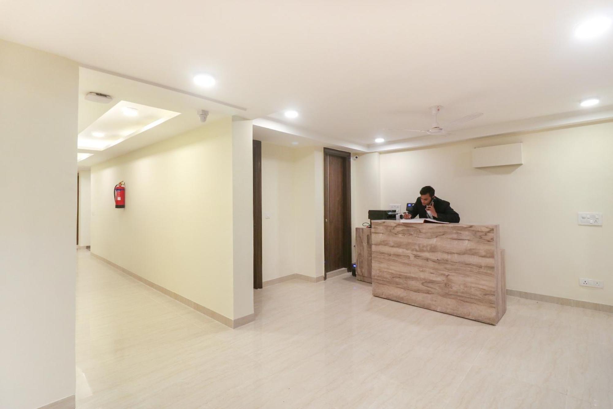 Super Hotel O Comfort Residency Near Artemis Hospital Gurgaon Esterno foto