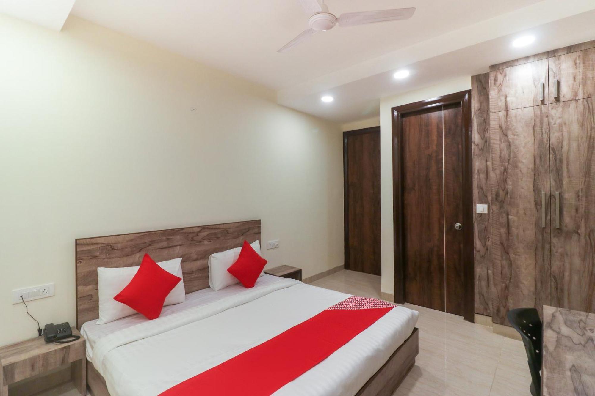 Super Hotel O Comfort Residency Near Artemis Hospital Gurgaon Esterno foto
