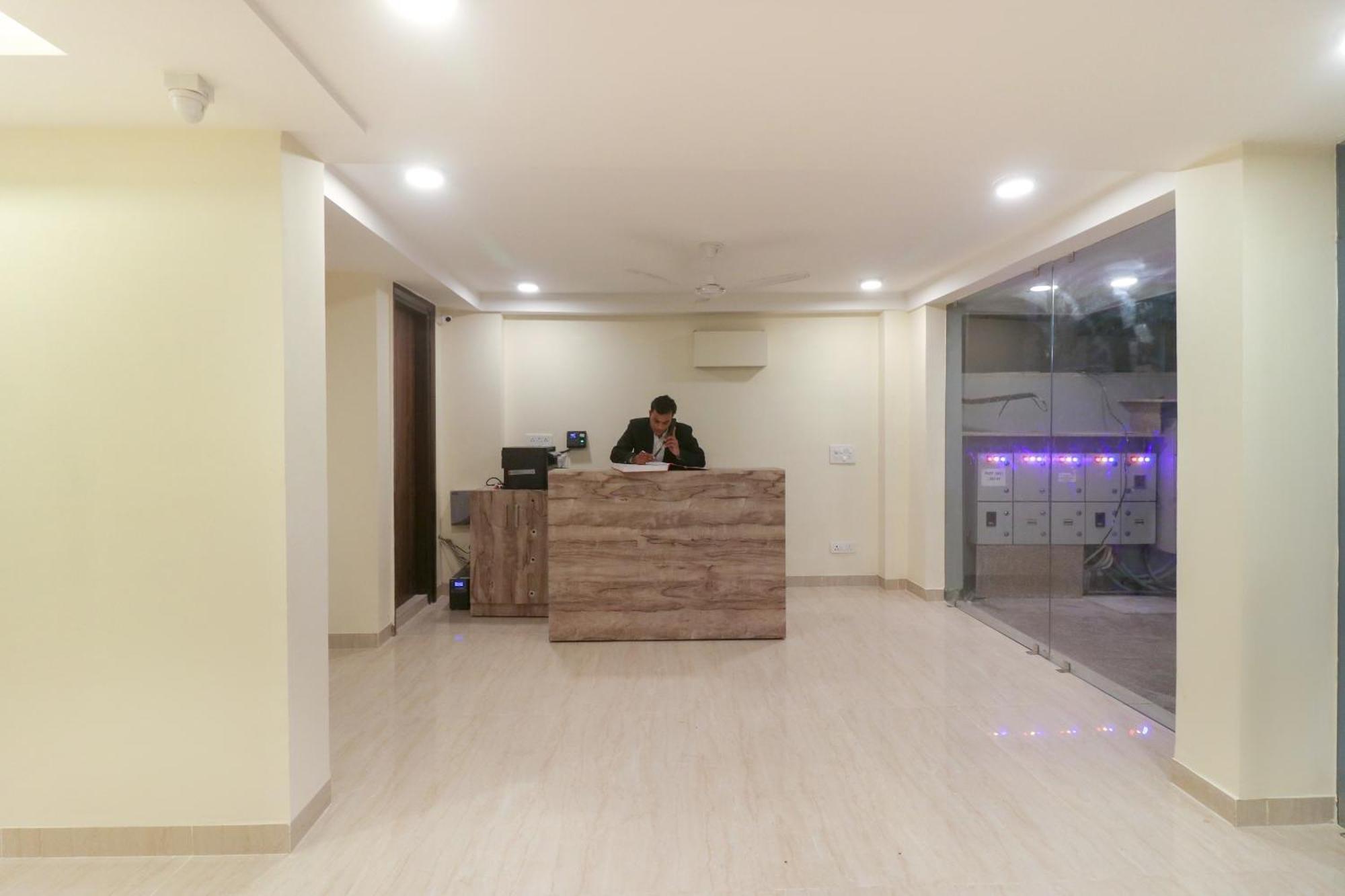 Super Hotel O Comfort Residency Near Artemis Hospital Gurgaon Esterno foto