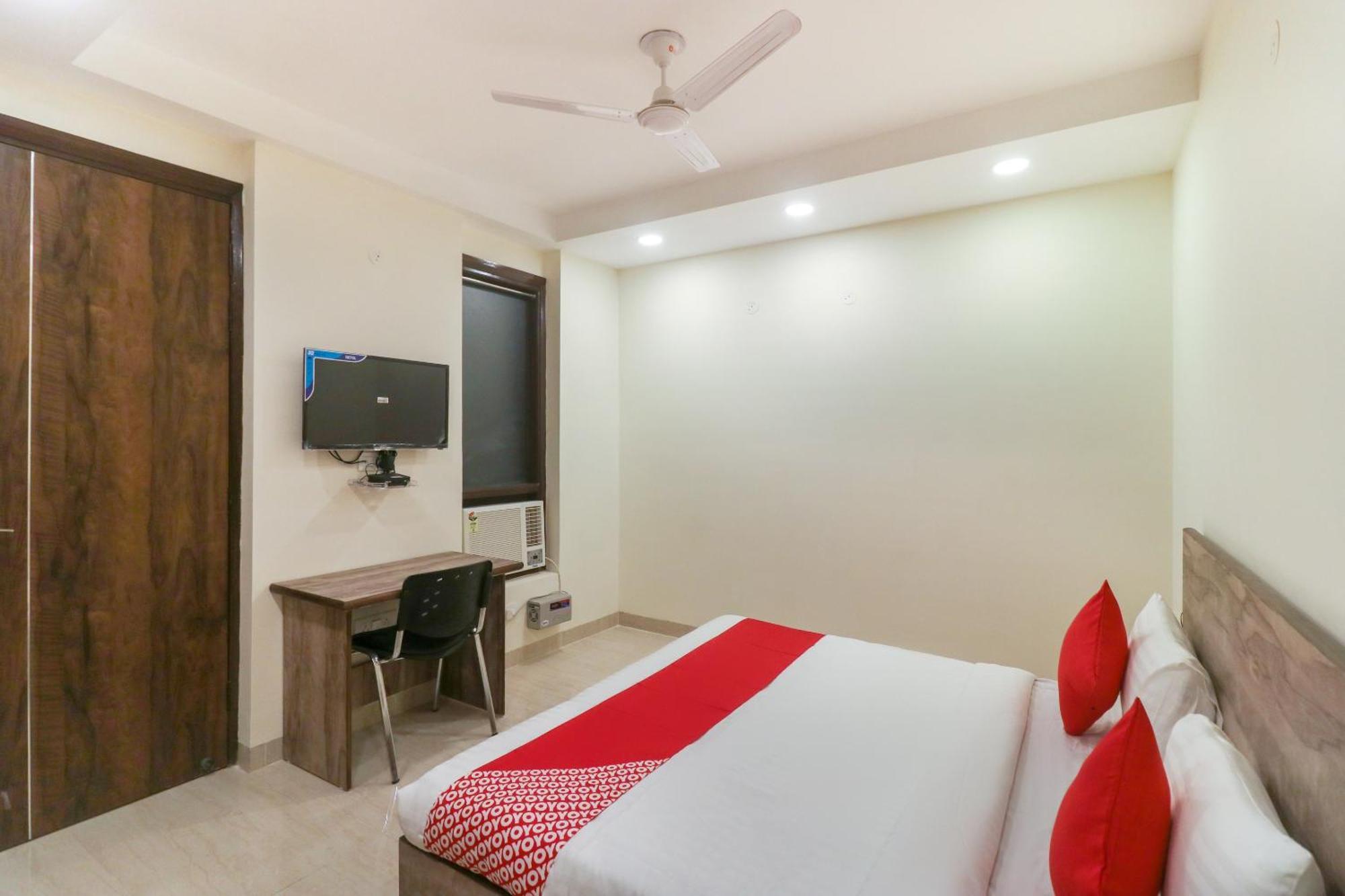 Super Hotel O Comfort Residency Near Artemis Hospital Gurgaon Esterno foto